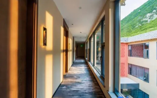 Moye · MOYE Light Luxury Private Hot Spring Villa (Jiuzhaigou Branch)