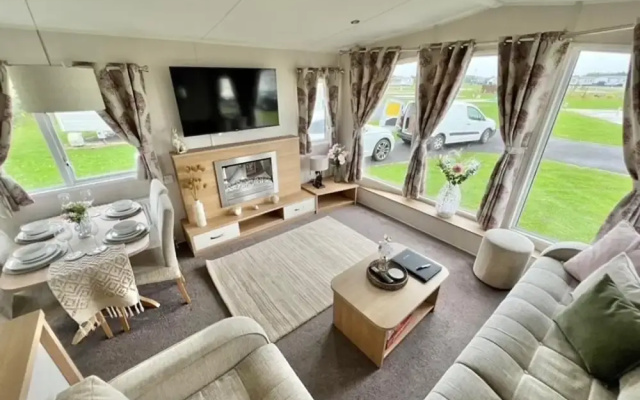 3bed-8berth- Hot Tub-mablethorpe-pet Friendly-wifi
