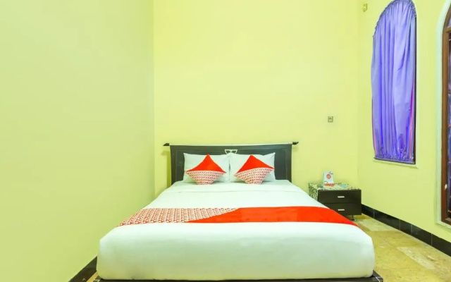 OYO 2848 Senaz Guesthouse