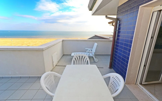 Lignano Top-floor Flat Near Center