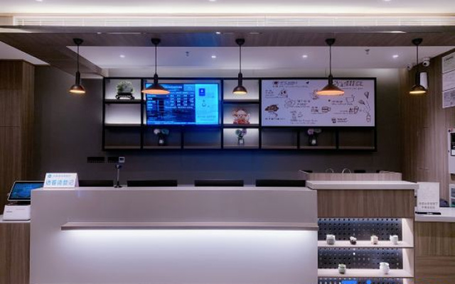 HanTing Hotel (Shenyang Jiangdong Street Subway Station)