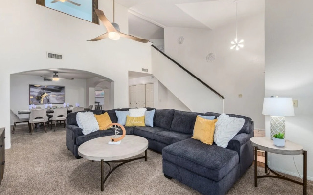 Grandview Scottsdale 4 Bedroom Home by Redawning