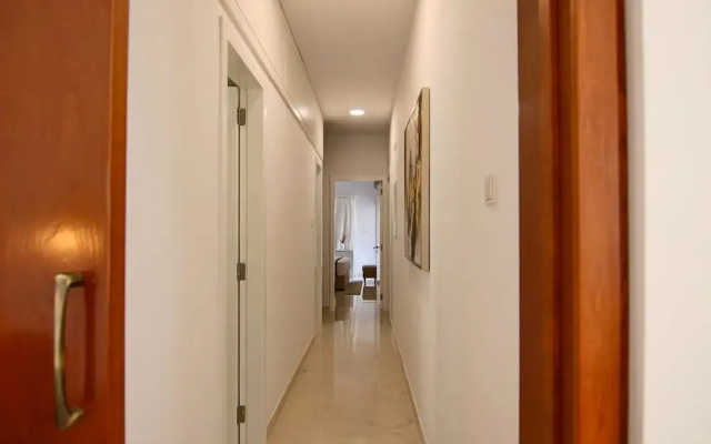 Phaedrus Living City Flat Androcleous