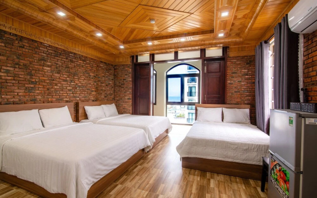 Lucky Hotel by OYO Rooms