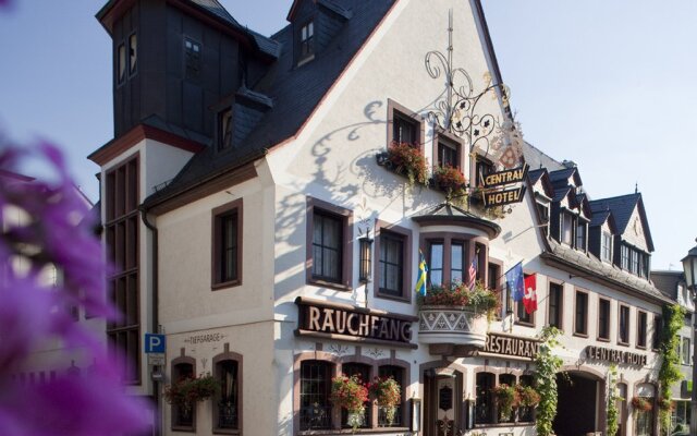 Central Hotel Ringhotel Rüdesheim вид на фасад