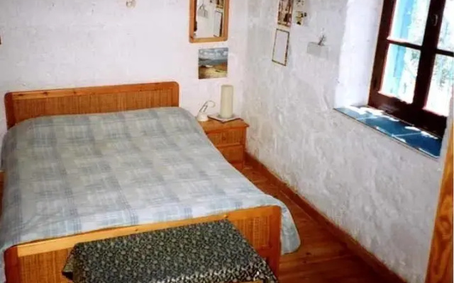 Arodaphne Cottage