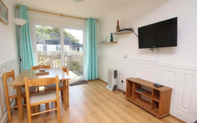 11G Medmerry Park 2 Bedroom Chalet