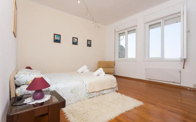 Apartment Rea