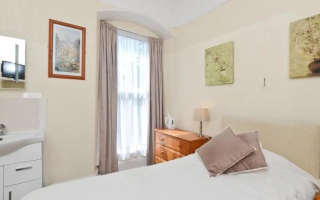 Pendennis Guest House