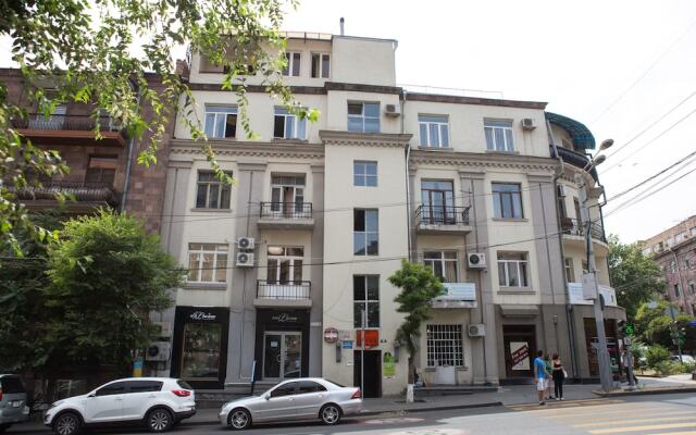 Отель One Way Hostel & Tours Армения, Ереван - отзывы, цены и фото номеров - забронировать отель One Way Hostel & Tours онлайн вид на фасад