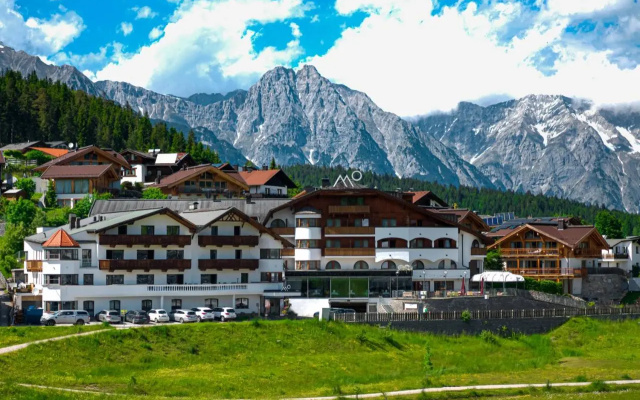Mountains Hotel