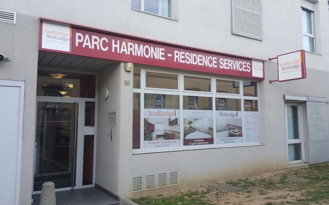 Отель Parc Harmonie Франция, Лион - отзывы, цены и фото номеров - забронировать отель Parc Harmonie онлайн вид на фасад