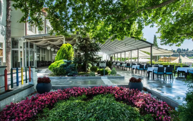 Romantique Veles Hotel