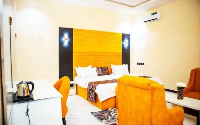 Pula Pula Luxury Hotel and Suites