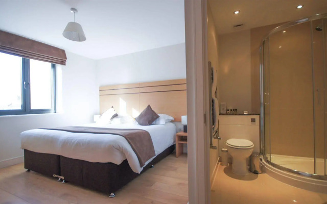 Crompton House Apartments