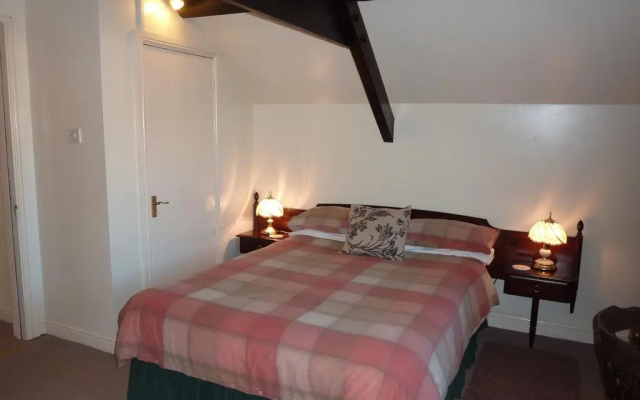The Horseshoes Bed & Breakfast