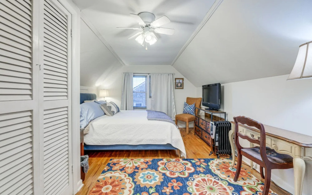 Lovely Lexington Home: 4 Mi to Downtown!