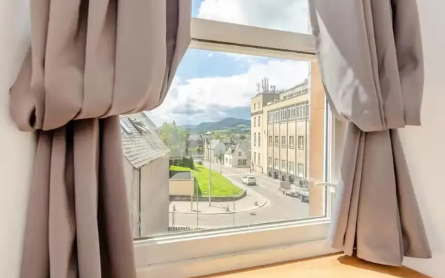 Family - Central - Wifi - Parking - Sleeps 4
