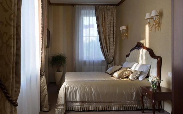 Iris Art Hotel