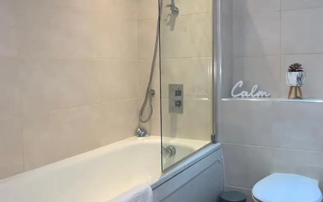 Unique & Stylish 2 Bed Apartment