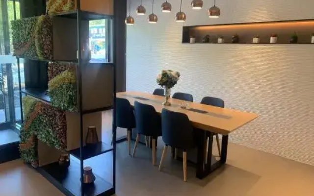 Homeinn Ease Hotel (Yantai University)