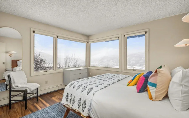 Oak Ridge Retreat by Snowmass Vacations
