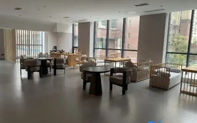 Manju Hotel (People's Square Fuquan )