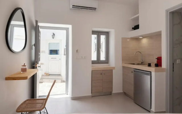 M&M Paros Studio