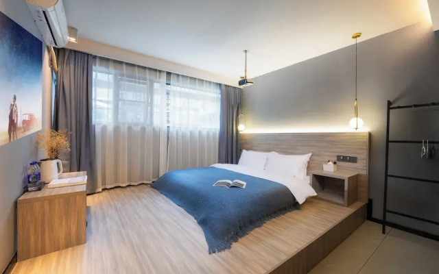 Guilin Yangshuo Emoji Youth Hostel-West Street Li River Yulong River Variety Activities