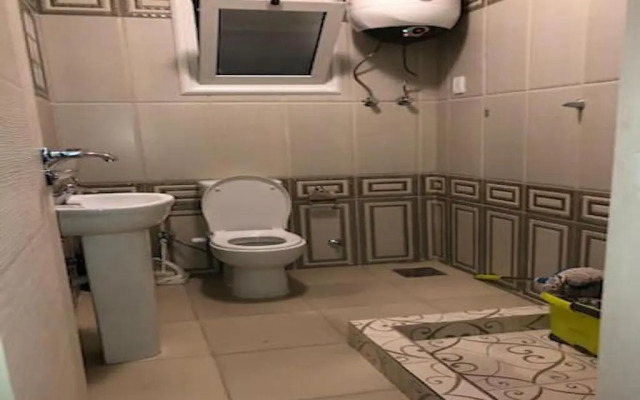 Modern 3 Bedroom Apartment Walk to Cafés & Bookstores
