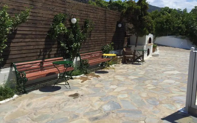 Stavros Apartments
