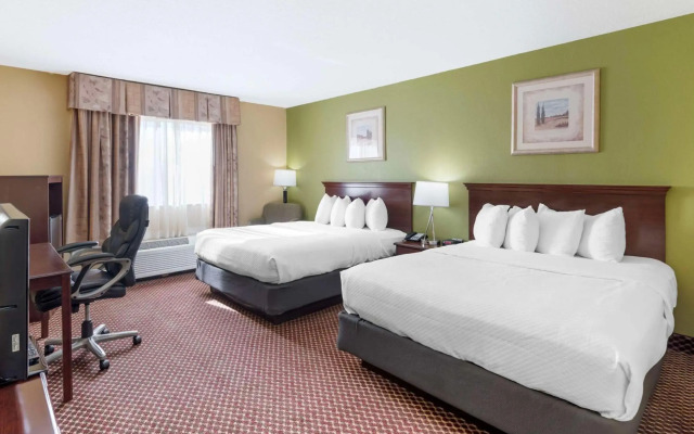 Quality Inn & Suites Bloomington University Area