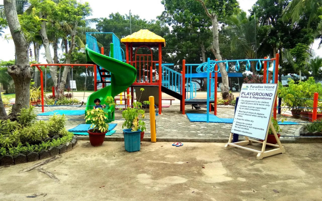 Paradise Island Park & Beach Resort