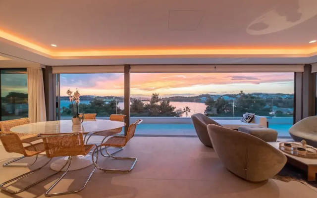 South Blue Luxury Penthouse
