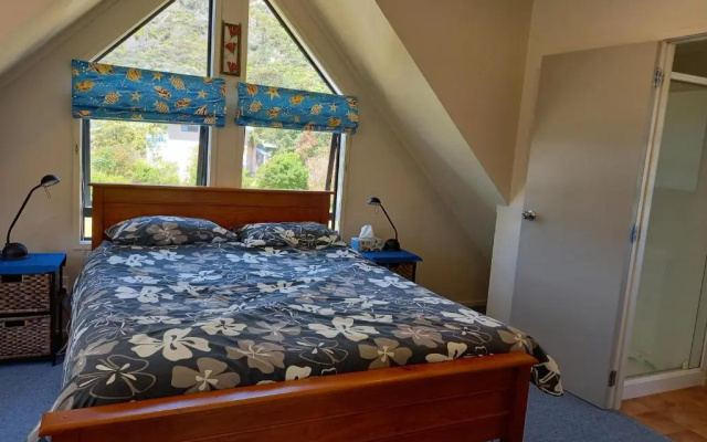 Palm Retreat - Matarangi Holiday Home