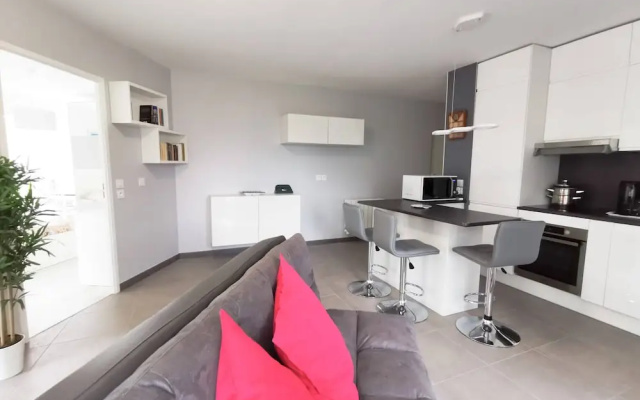 Charming Apartment, Quiet, Hotel Service