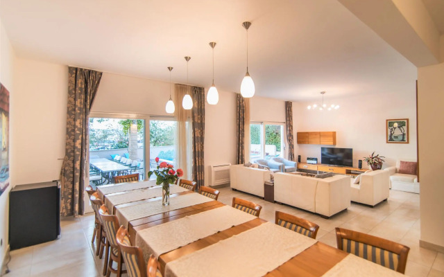 Mirca in Supetar With 7 Bedrooms and 6 Bathrooms
