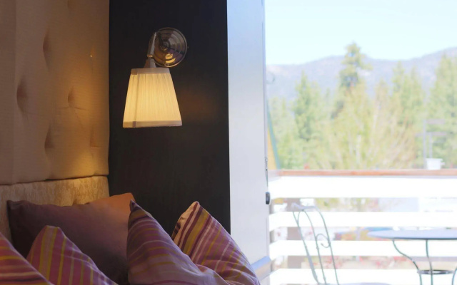 Big Bear Spa Suites