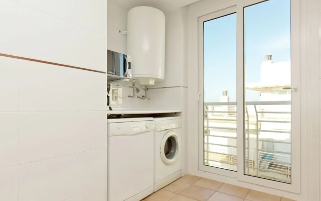 Quaint Apartment near Sea
