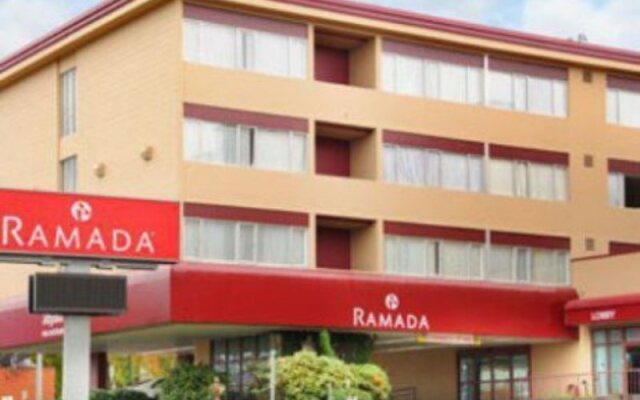 Отель Ramada Hotel & Suites Metrotown Канада, Ванкувер - отзывы, цены и фото номеров - забронировать отель Ramada Hotel & Suites Metrotown онлайн вид на фасад