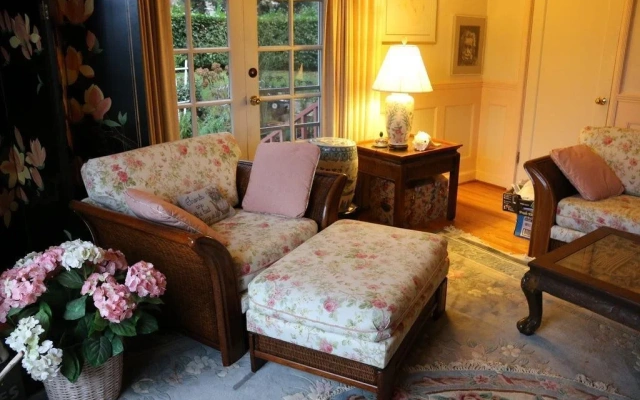 English Tudor View
