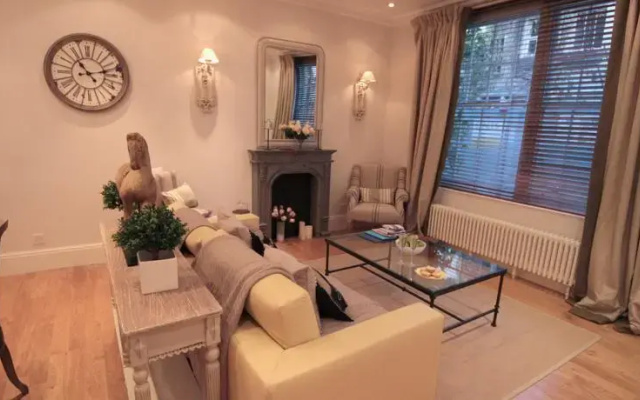 London Perfect - Middleton