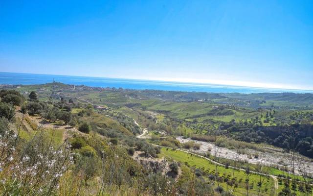 Beautiful Apartment in Falerna Marina With Wifi and 3 Bedrooms