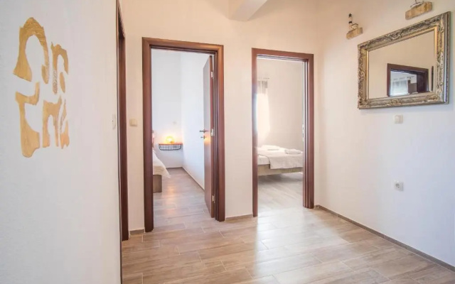Villa Dijana East
