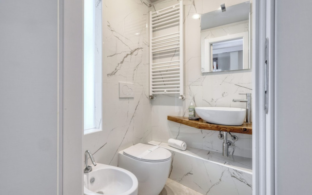 JOIVY Modern City Centre Flat