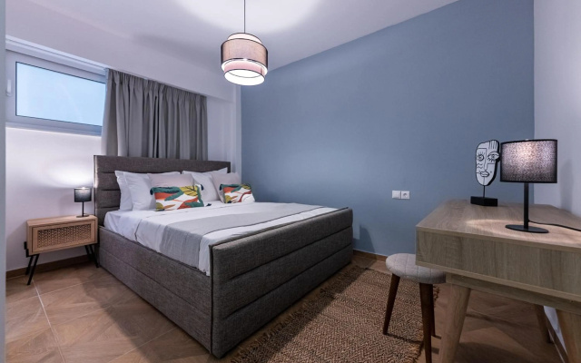 Phaedrus Living Downtown Flat Acropolis