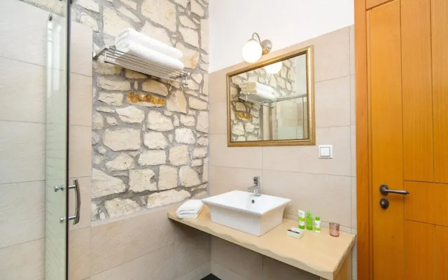 Villa Ilios - Delightful 2 Bedroom Stone House