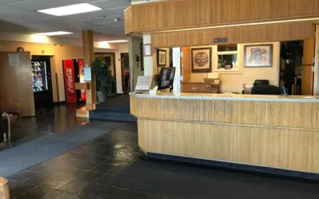 Shelikof Lodge
