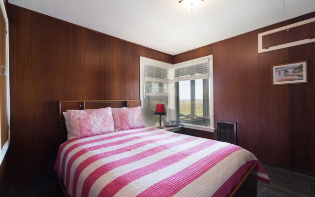 The Riptides 3 Br home by RedAwning