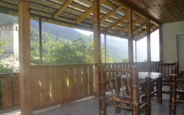 Maias Guesthouse